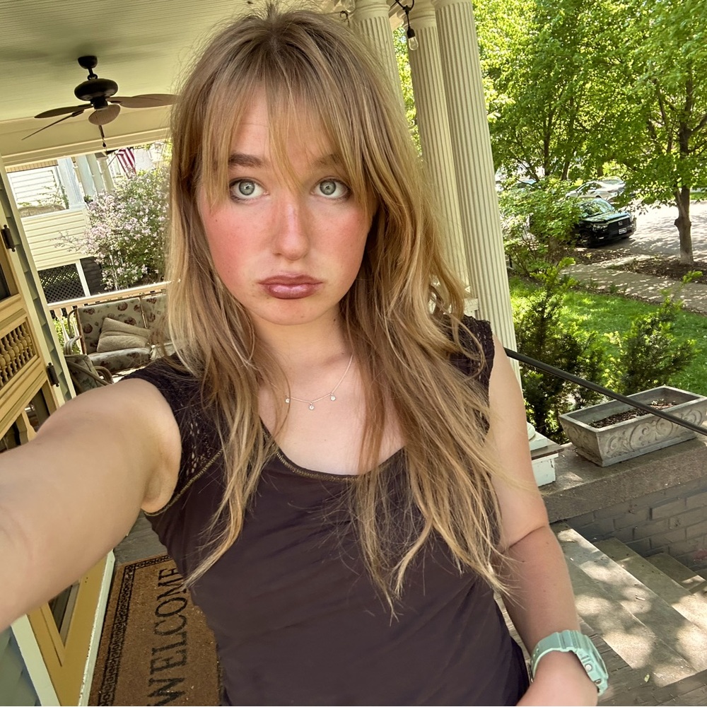 Meet your Posher, Chloe